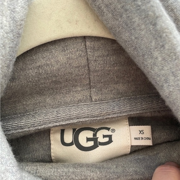 UGG 100% Merino Wool Funnel Neck sweater size XS - Picture 6 of 8